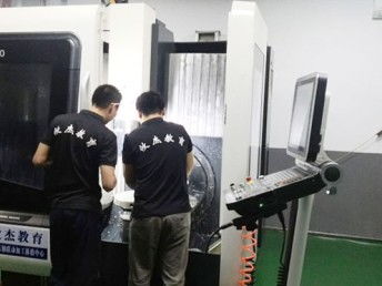 探索工業未來 嘉定數控機床工廠式培訓——上海職業培訓新風向